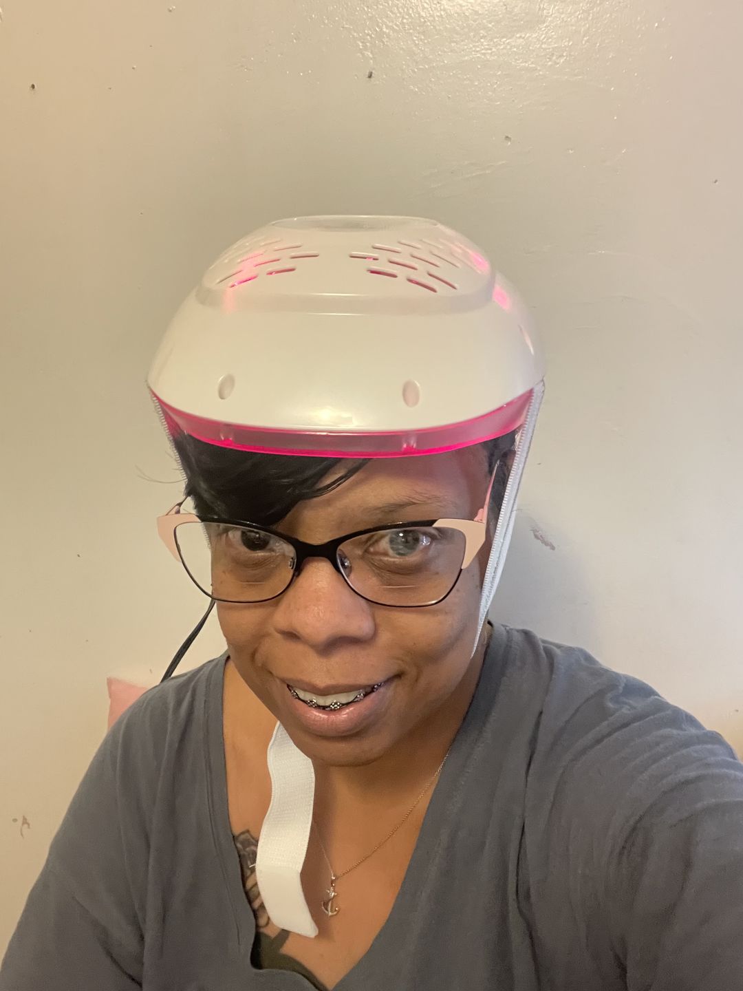 Customer photo review of 'I AM' Levonye Laser CrownCap