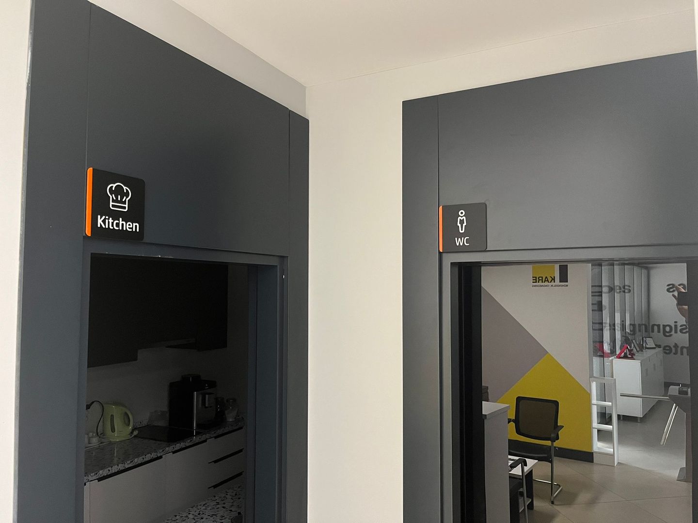 Customer photo review of Woman Wc Sign - İngilizce Kadın Wc İsimliği