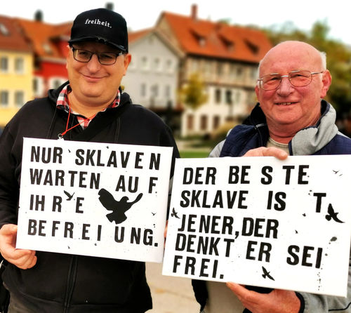 Customer photo review of DEZENTE REBELLEN BASEBALL CAP • FREIHEIT. // EDLER STICK