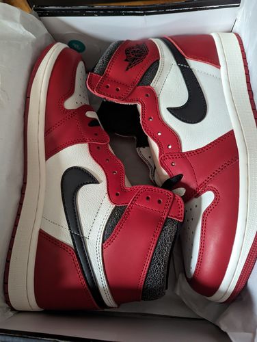 Customer photo review of Air Jordan 1 Retro High OG Lost & Found “Chicago Reimagined”