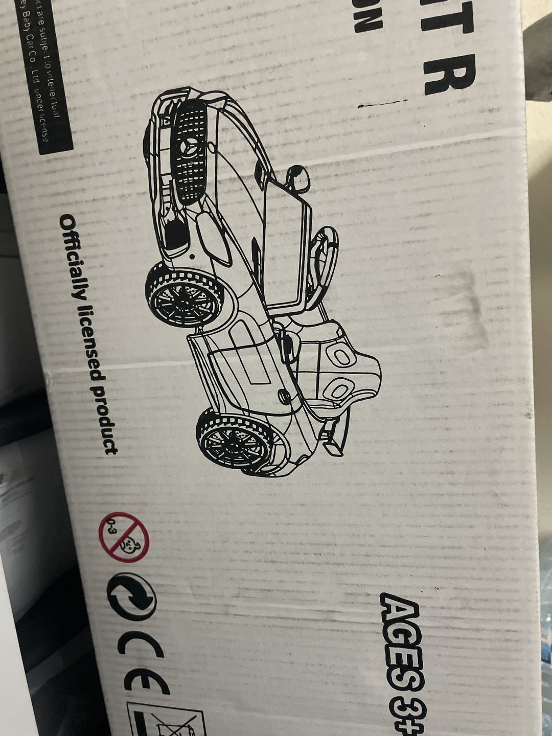 Customer photo review of Carro Elétrico para Criança MERCEDES GTR 2x6v Vermelho c/ RODAS DE BORRACHA & ASSENTO EM PELE