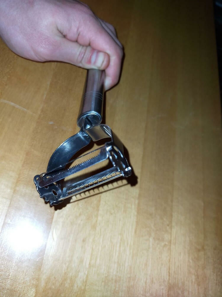 Customer photo review of Éplucheur de légumes Cutter®