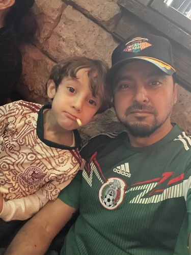 Customer photo review of Gorra Laurel Negra - México Mágico
