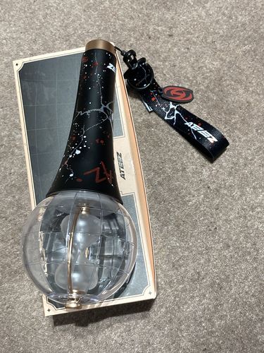 Customer photo review of ATEEZ World Tour The Fellowship:  Break the Wall Official Merchandise