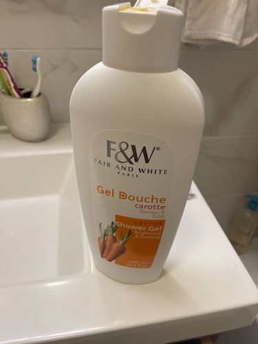 Customer photo review of Fair and White Carrot Shower Gel With Pomegranate And Melon Extracts (Jumbo-1000ml / 33.81 fl Oz)