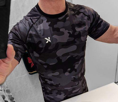 Customer photo review of Men's Heat Trapping T-Shirt
