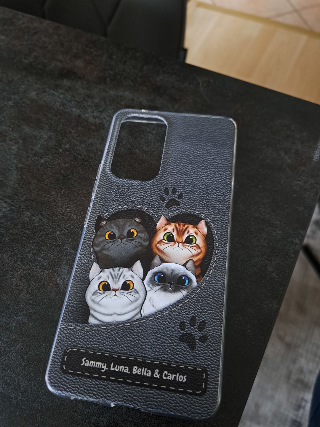 Customer photo review of Katzenherz Lederoptik  - Individuelle Handyhülle