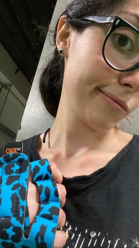 Customer photo review of Guantes Pesas GRAB Mujer