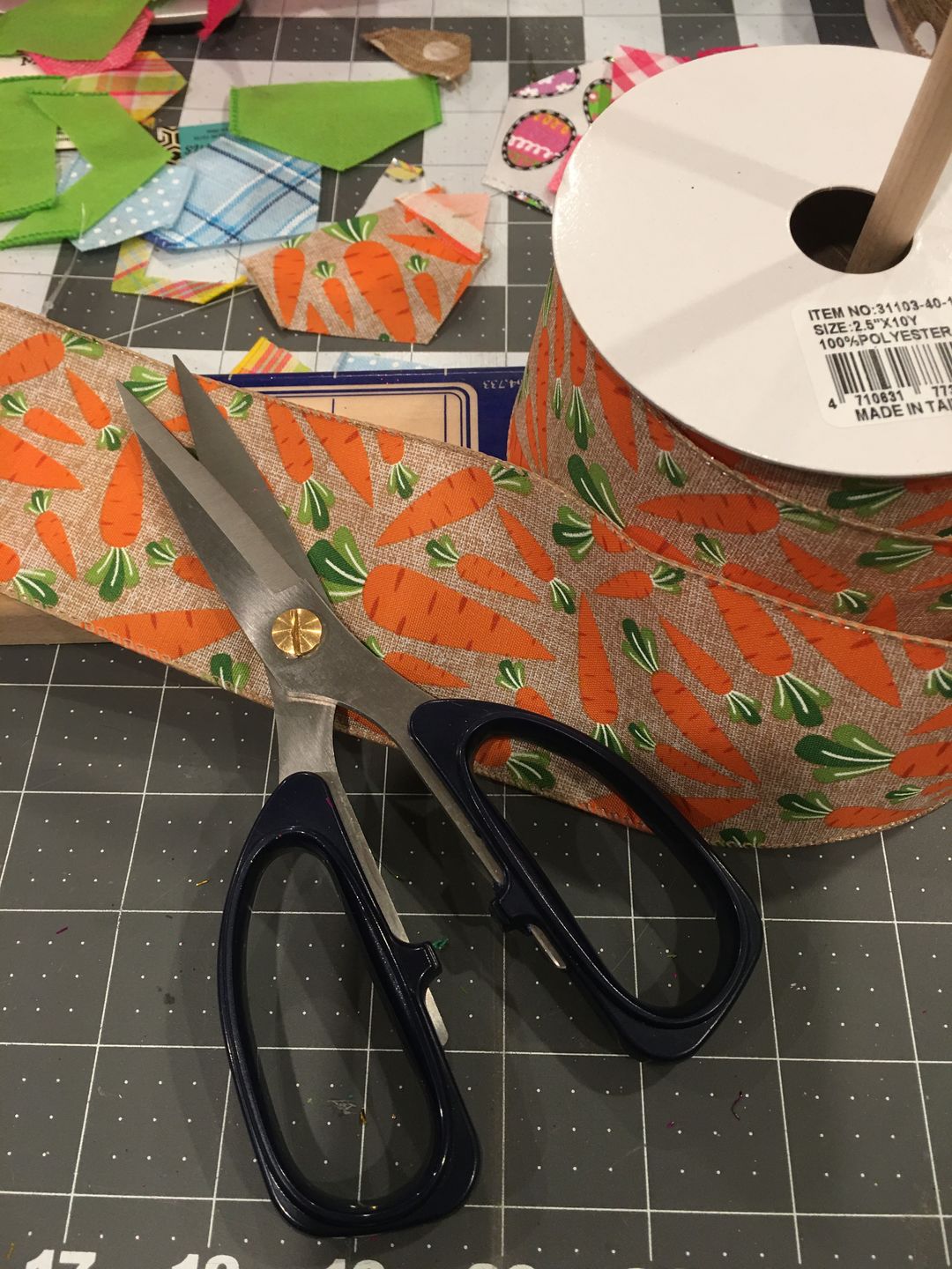 Customer photo review of 7.25"L Scissors Blue Handle MT1043
