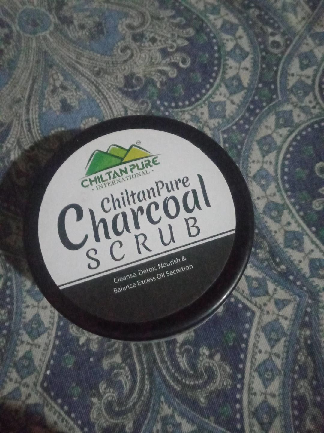 Customer photo review of Charcoal Face & Body Scrub – Exfoliates Dead Flaky Skin, Removes Blackhead, Acne & Acne Scars, Minimizes Pores 100ml