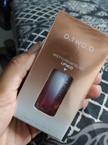 Customer photo review of O.TWO.O MISTY CREAMY VELVET LIP MUD
