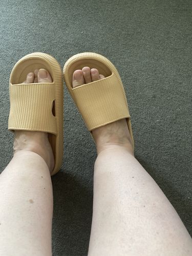 Customer photo review of The Cushy Slides™