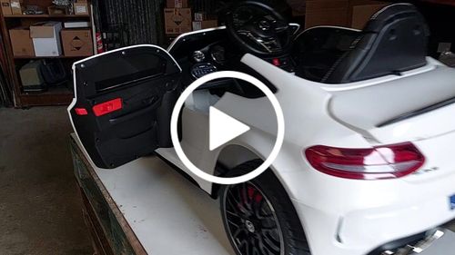 Reseña con vídeo de un cliente sobre Carro Elétrico para Criança MERCEDES C63 12v Branco c/ RODAS DE BORRACHA & ASSENTO EM PELE