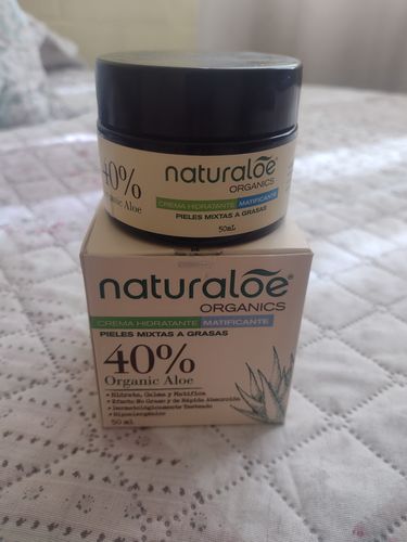 Customer photo review of Crema Hidratante Matificante Pieles Mixta a Grasa Naturaloe