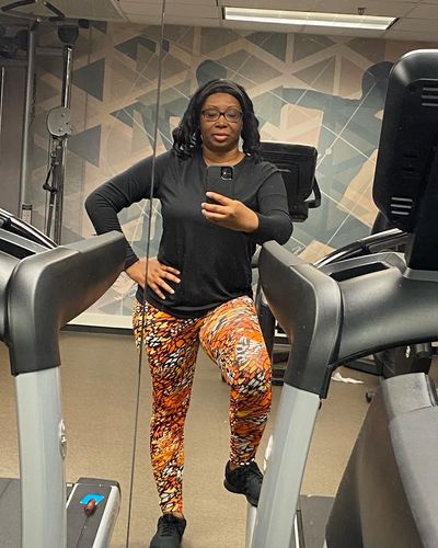 Customer photo review of Evolve High Waist Scrunch Legging