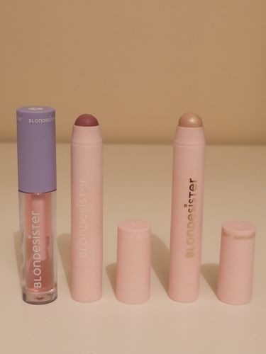 Customer photo review of Mini Box | Lip Oil - Blush Malva - Illuminante