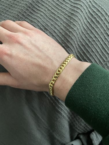 Customer photo review of 10KT Gold Miami Cuban Box Lock Bracelet 001