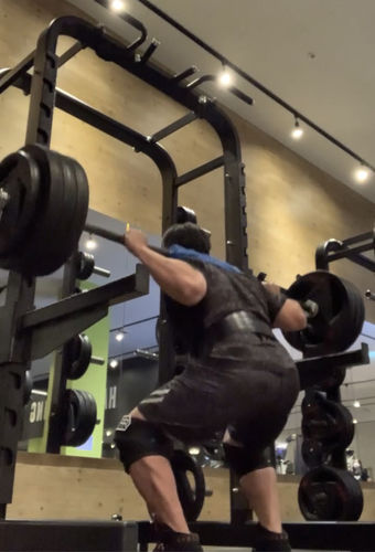 Customer photo review of Personal Record Heavy Duty Premium Knee Wraps PR906 - Black