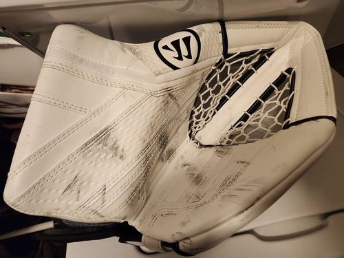 Customer photo review of Warrior Ritual G6 E+ Senior Goalie Catcher