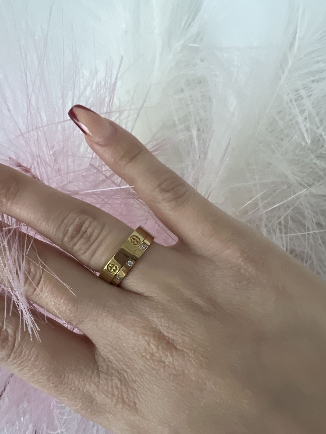 Customer photo review of Crossed Arianna Ring | 18K vergoldet