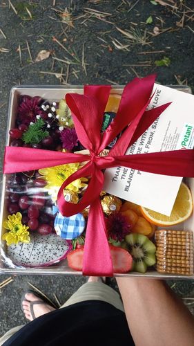 Customer photo review of Gold Fruit Platter