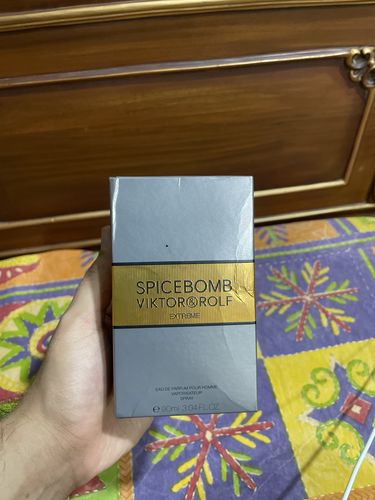 Customer photo review of Viktor & Rolf Spicebomb Extreme Eau De Parfum- 90ml