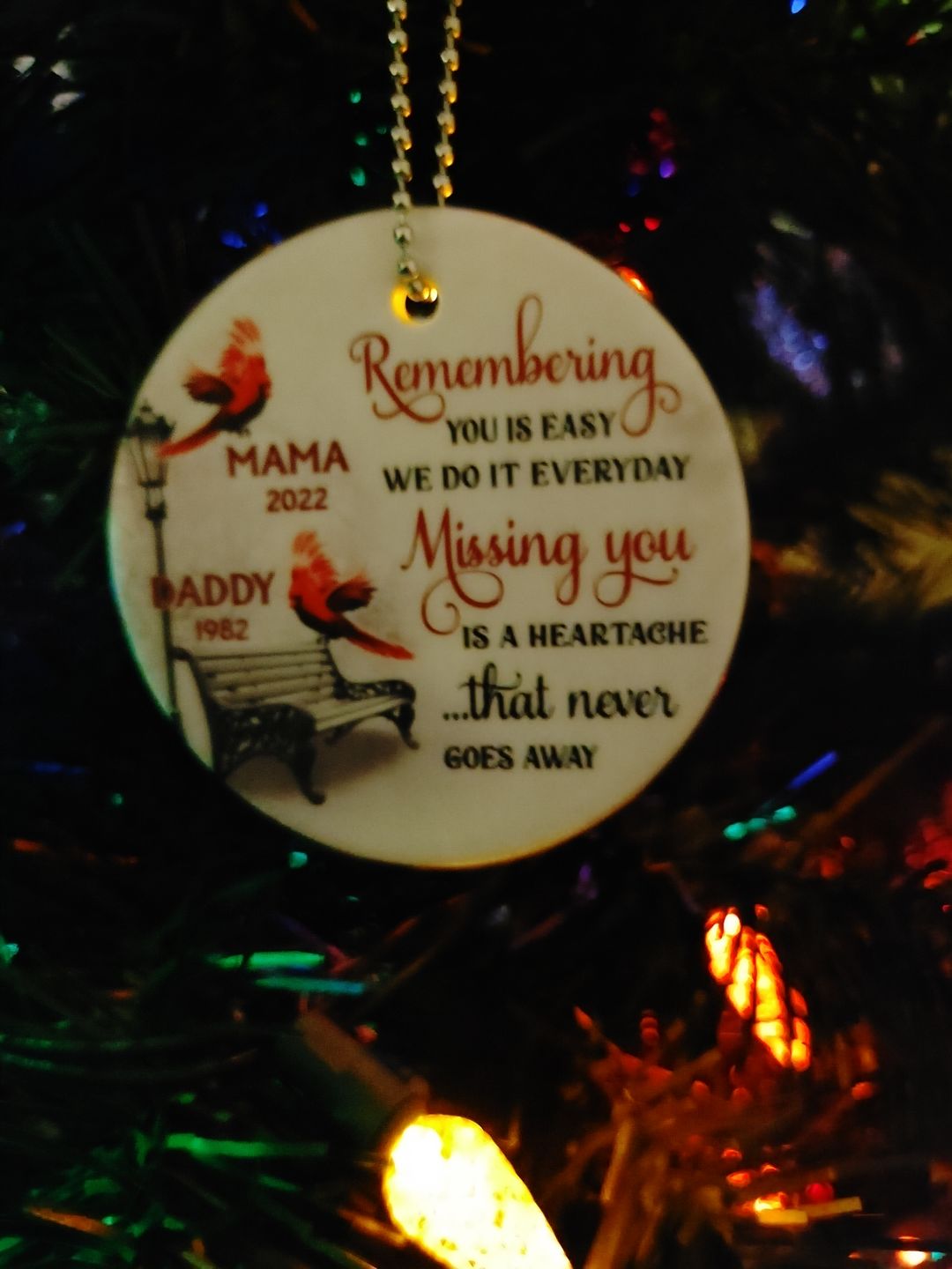 Customer photo review of Cardinals Winter Memorial Personalized Circle Ornament