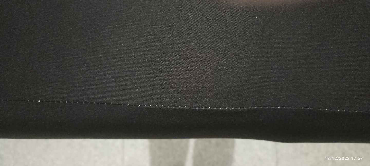 Customer photo review of Noir - Housses Extensibles de Fauteuil et Canapé
