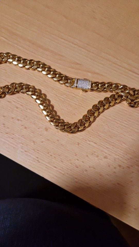 Customer photo review of 6-18mm Miami Cuban Necklace