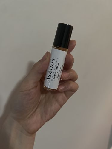 Customer photo review of TOBACCO VANILLA PERFUME OIL