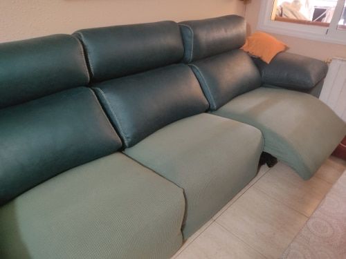 Customer photo review of 「🎉CHRISTMAS SALE 40% OFF」High Stretch Anti- Slip Spandex Universal Sofa Cover