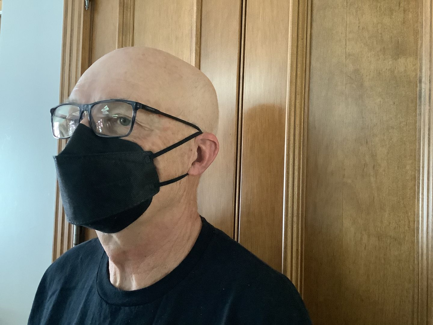 Customer photo review of Big & Tall (Large) KN95 Respirator Face Mask Individually Sealed (Extended Earloops)