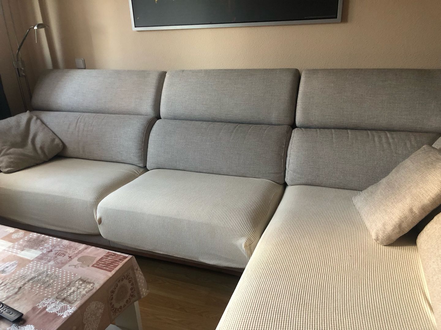 Customer photo review of 「🎉CHRISTMAS SALE 40% OFF」High Stretch Anti- Slip Spandex Universal Sofa Cover