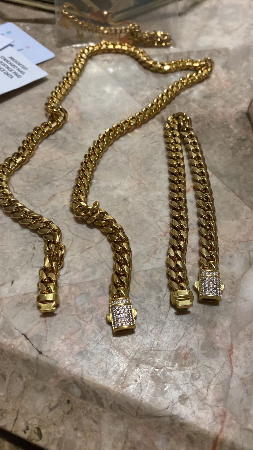 Customer photo review of 6-18mm Miami Cuban Necklace