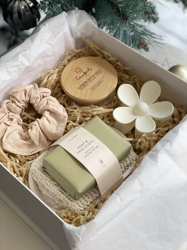 Customer photo review of Premium Magnetic Gift Box White - Extra Large