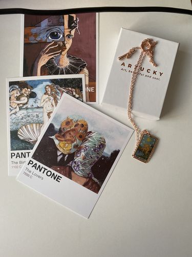Customer photo review of The Star Yıldız Tarot Kartı Kolye