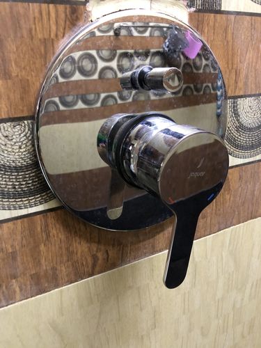 Customer photo review of Ecofriendly Limescale Remover/Descaler for taps, Hard Water Stains,  Showers ,faucets & bathroom Tiles-500ml