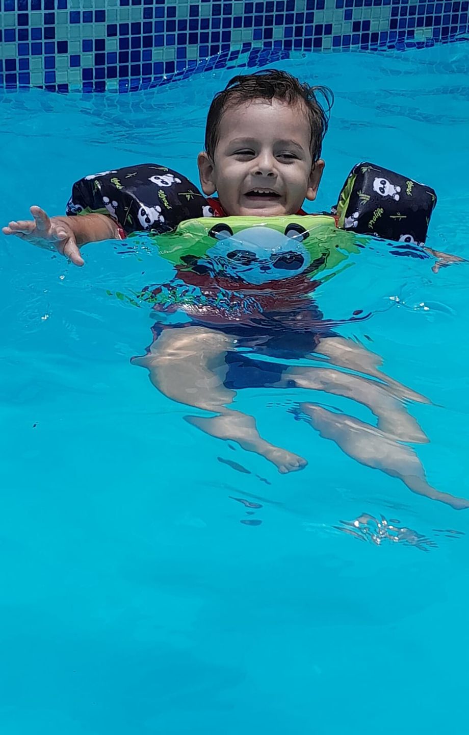 Customer photo review of Colete Flutuador Infantil