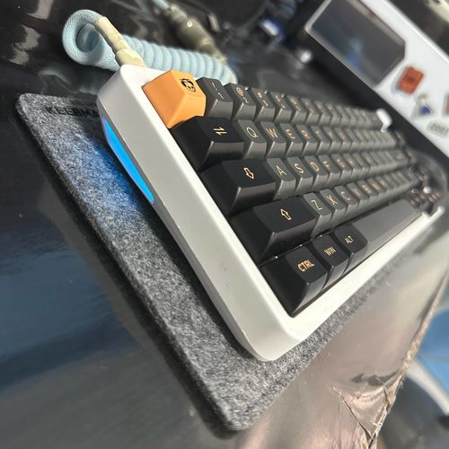 Customer photo review of KEEBMAT™ Premium Felt Edition (incl. Free Coaster!)