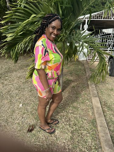 Customer photo review of PRETTY GIRL