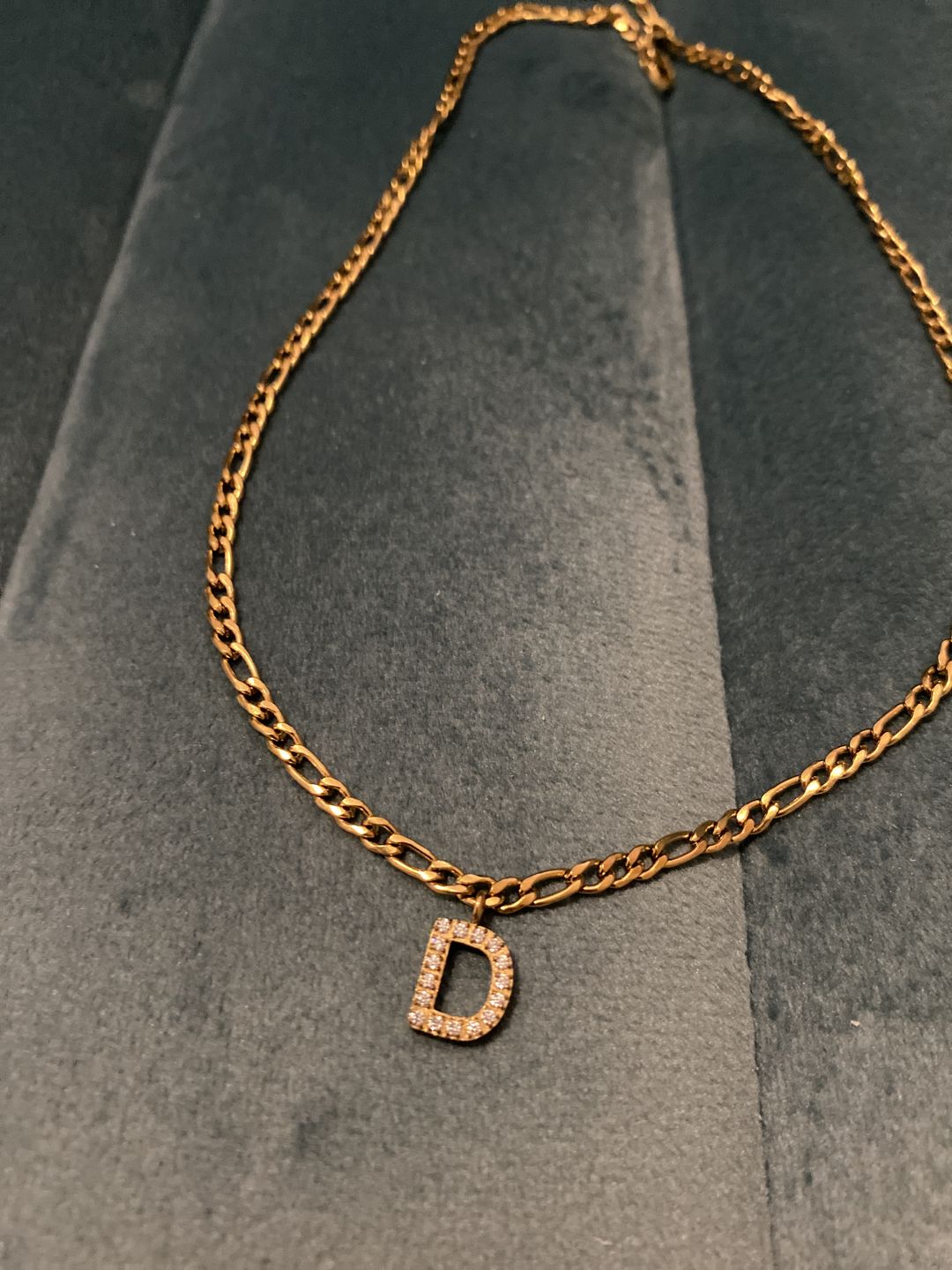 Customer photo review of Classic Letter Halskette | 18K vergoldet