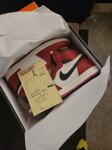 Customer photo review of Air Jordan 1 Retro High OG Lost & Found “Chicago Reimagined”