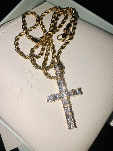 Customer photo review of CROSS PIECE. - 18K GOLD PENDANT