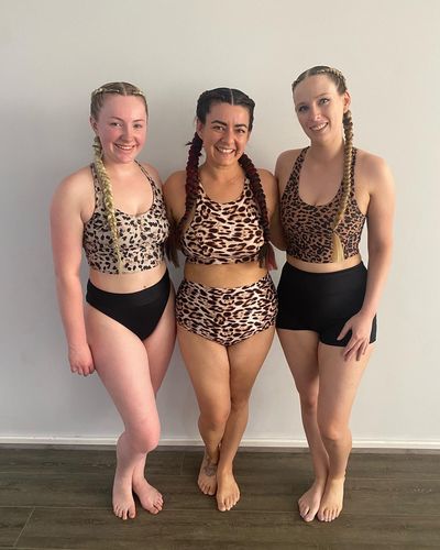 Customer photo review of High Waist Basic Shorts LEOPARD