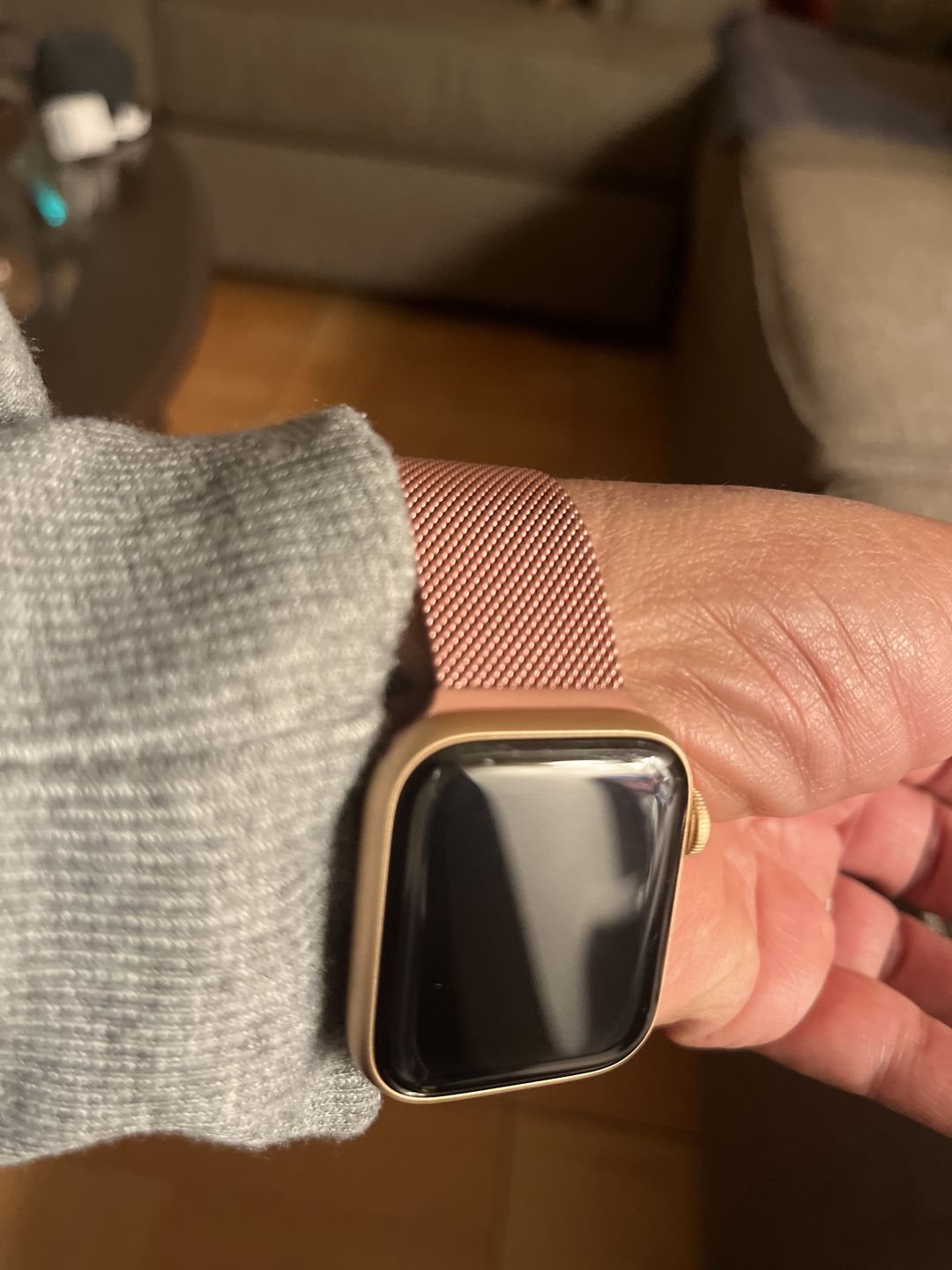 Customer photo review of Vicenza Magnet Band