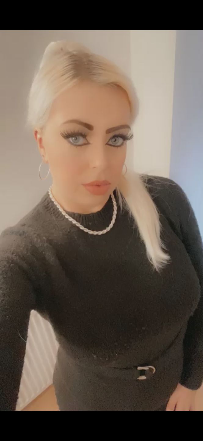 Customer photo review of Long Straight Clip-in Ponytail