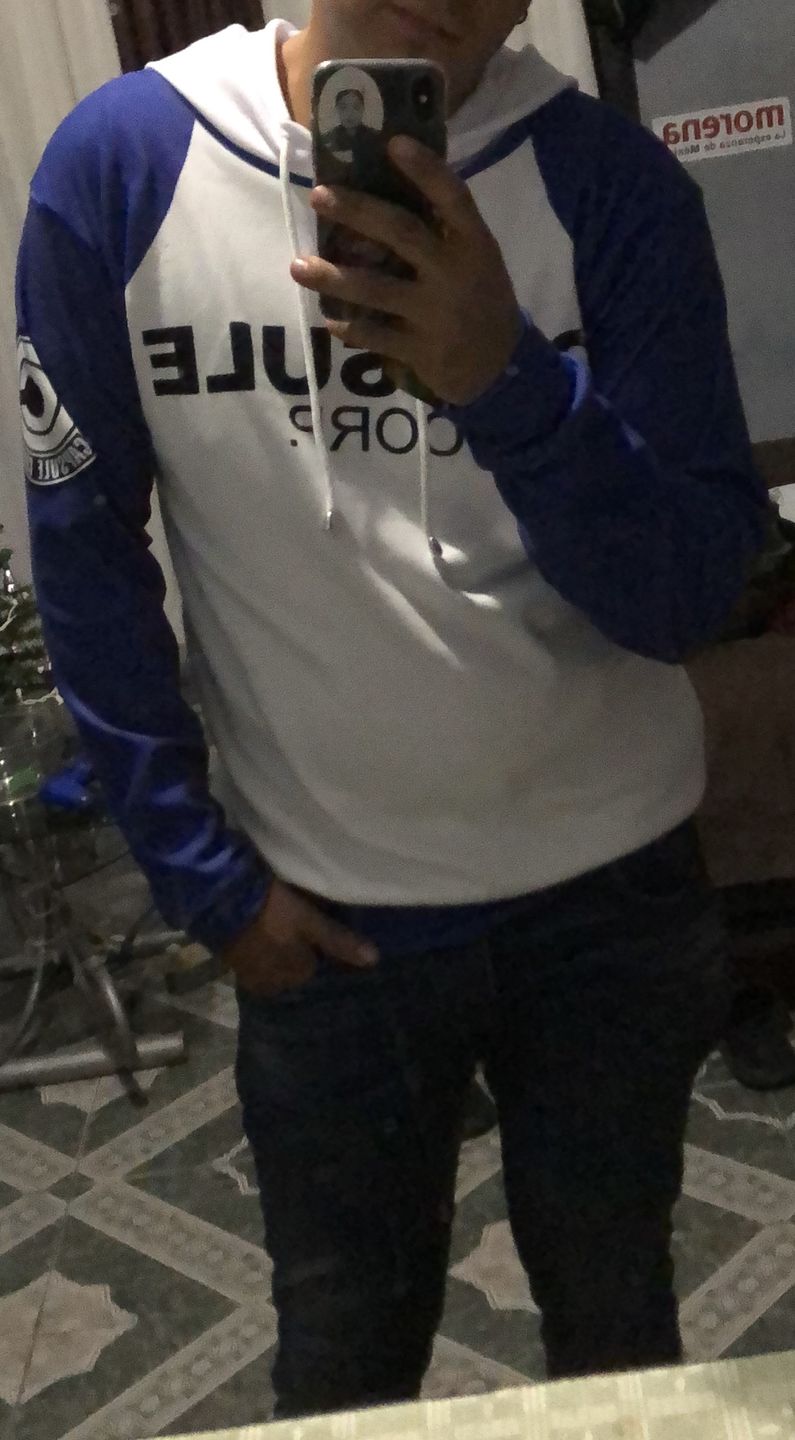 Customer photo review of Sudadera Trunks Capsule Corp