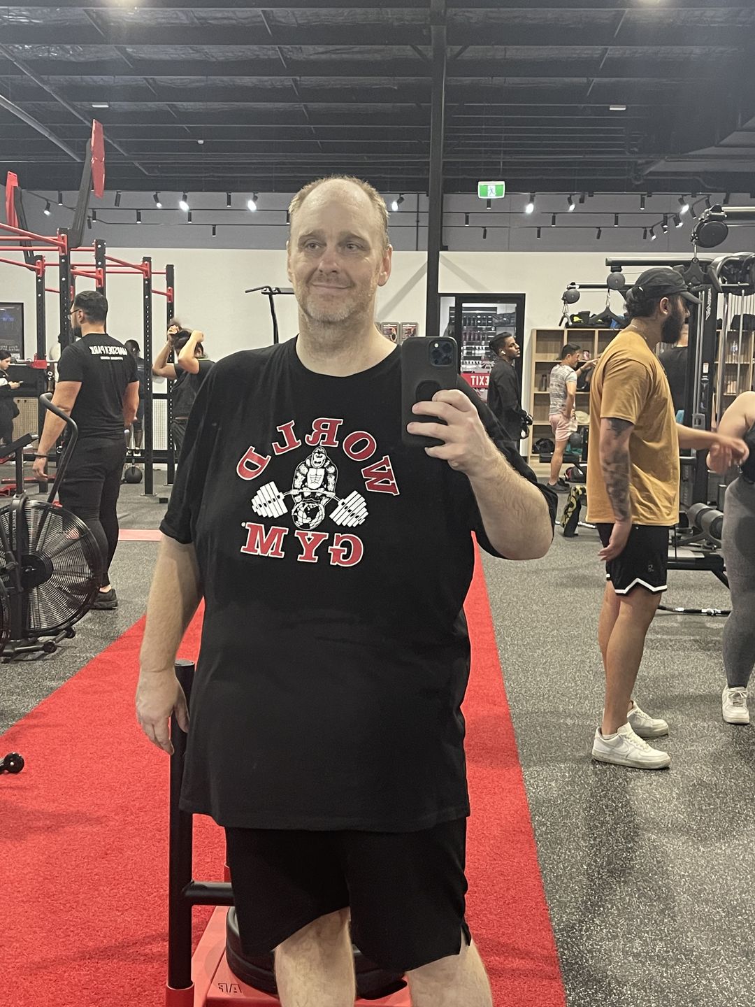Customer photo review of World Gym Gorilla T-shirt Men