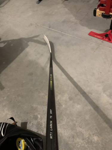 Customer photo review of Warrior Alpha DX Senior Hockey Stick