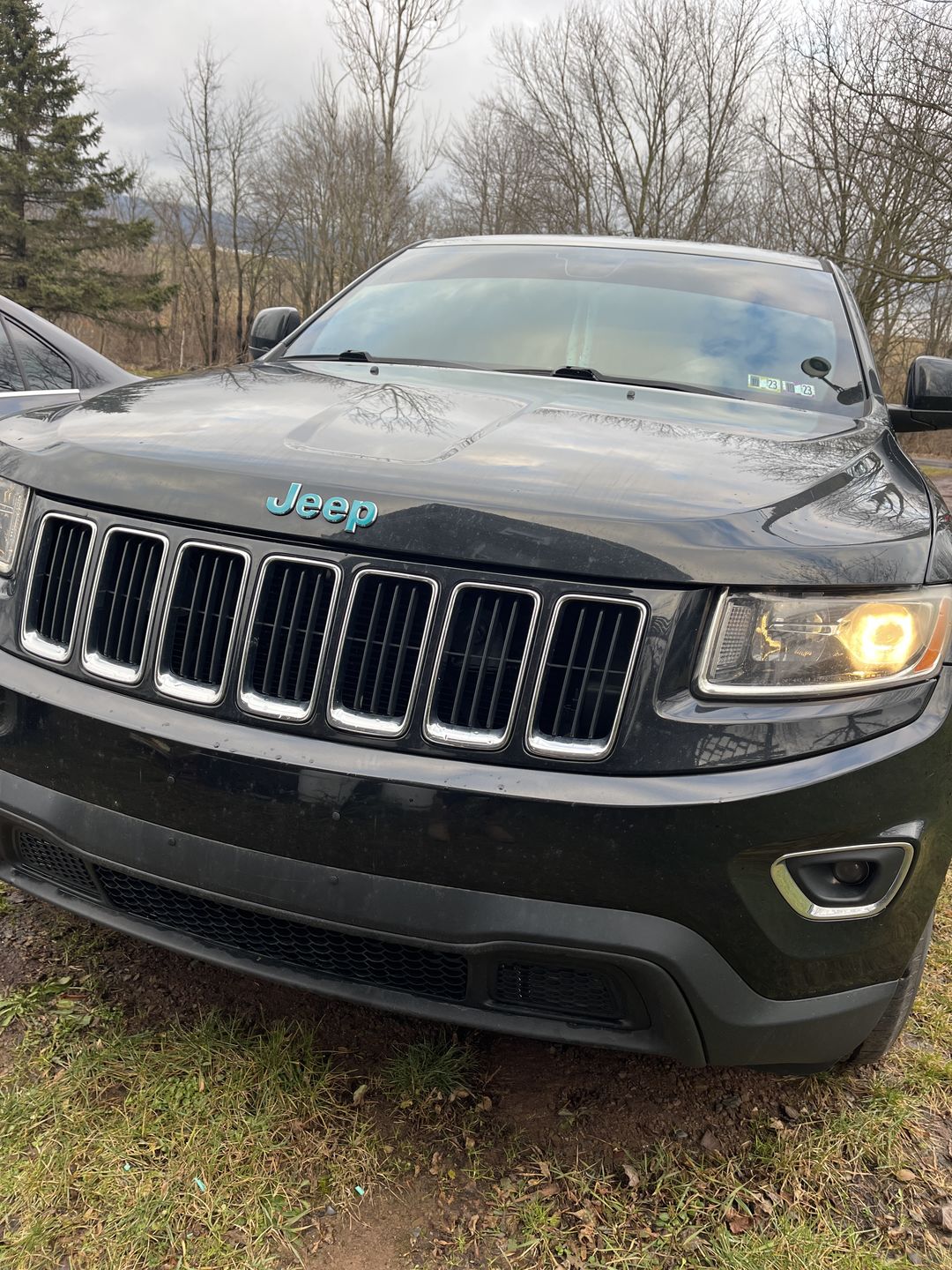 Customer photo review of Jeep Emblem Overlay Decals – Solid Colors | Fits Grand Cherokee, Grand Cherokee L